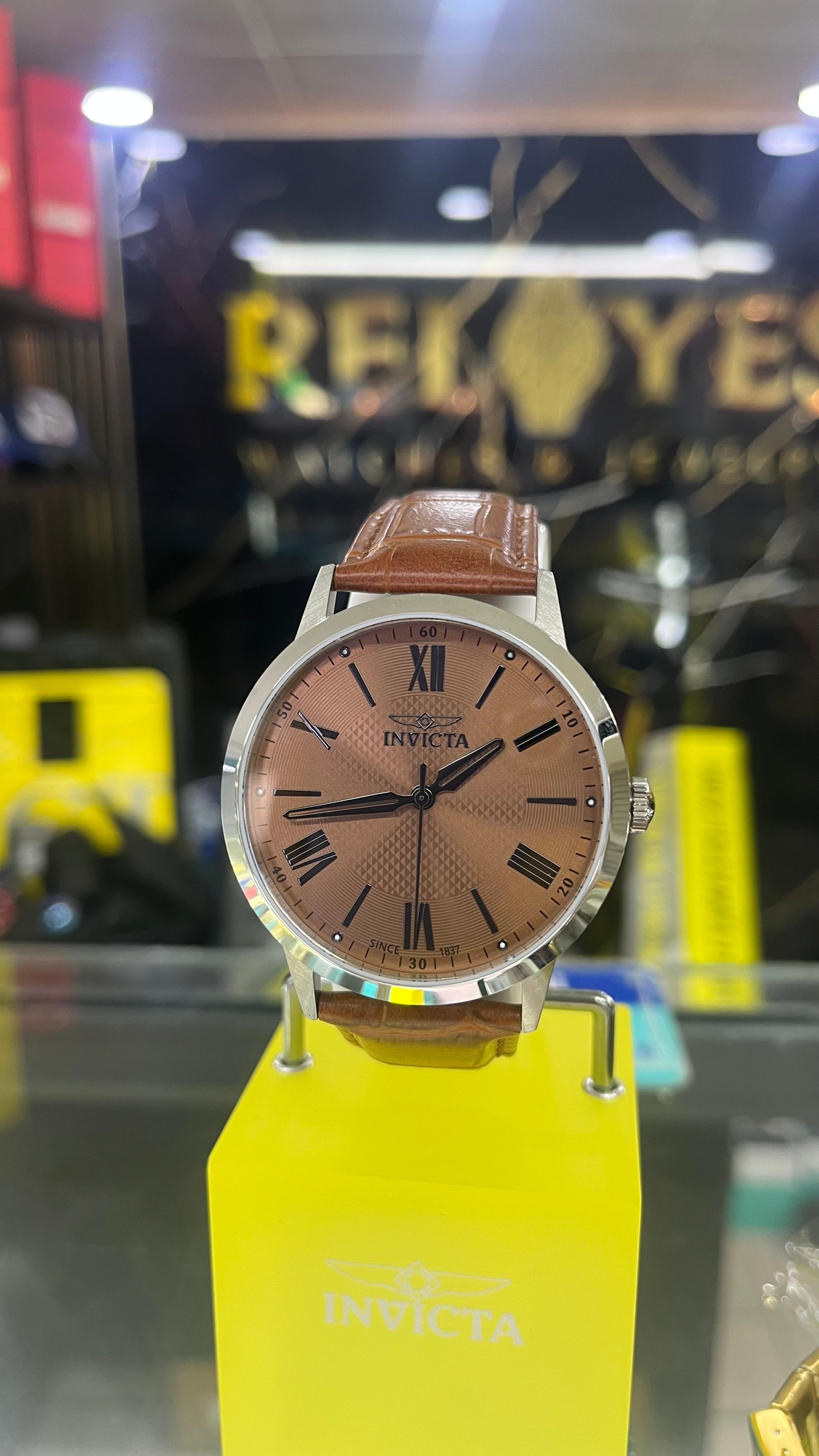 RELOJ CLÁSICO INVICTA CELESTIAL CUERO 47773