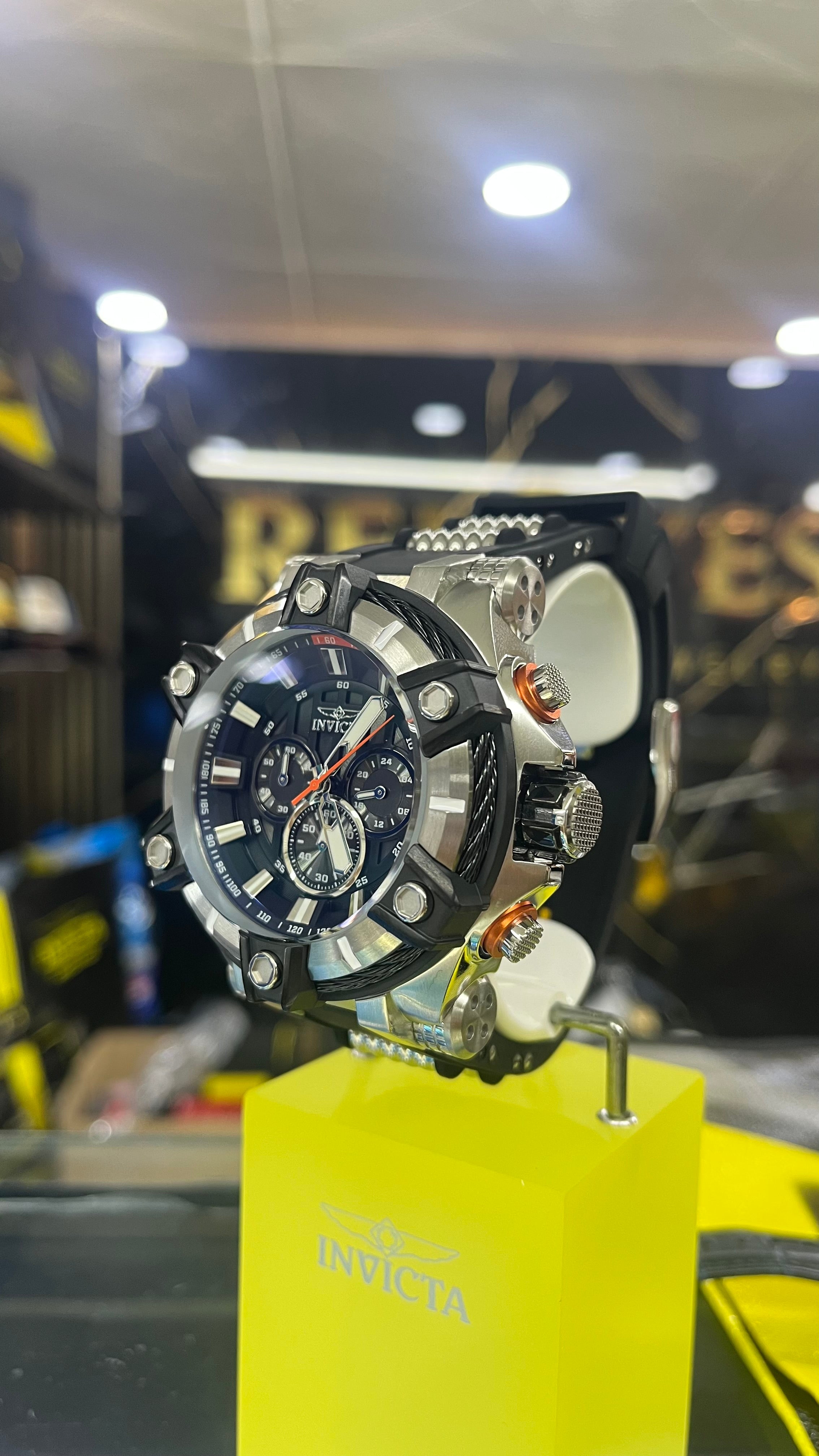 RELOJ DEPORTIVO INVICTA BOLT 35547 ORIGINAL