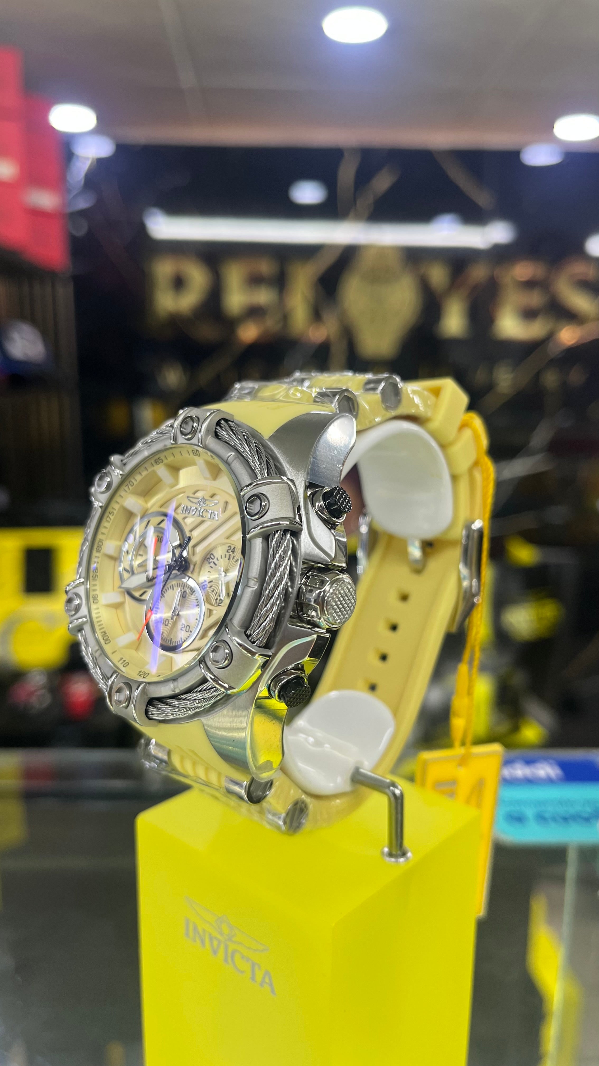 RELOJ DEPORTIVO INVICTA BOLT 49810