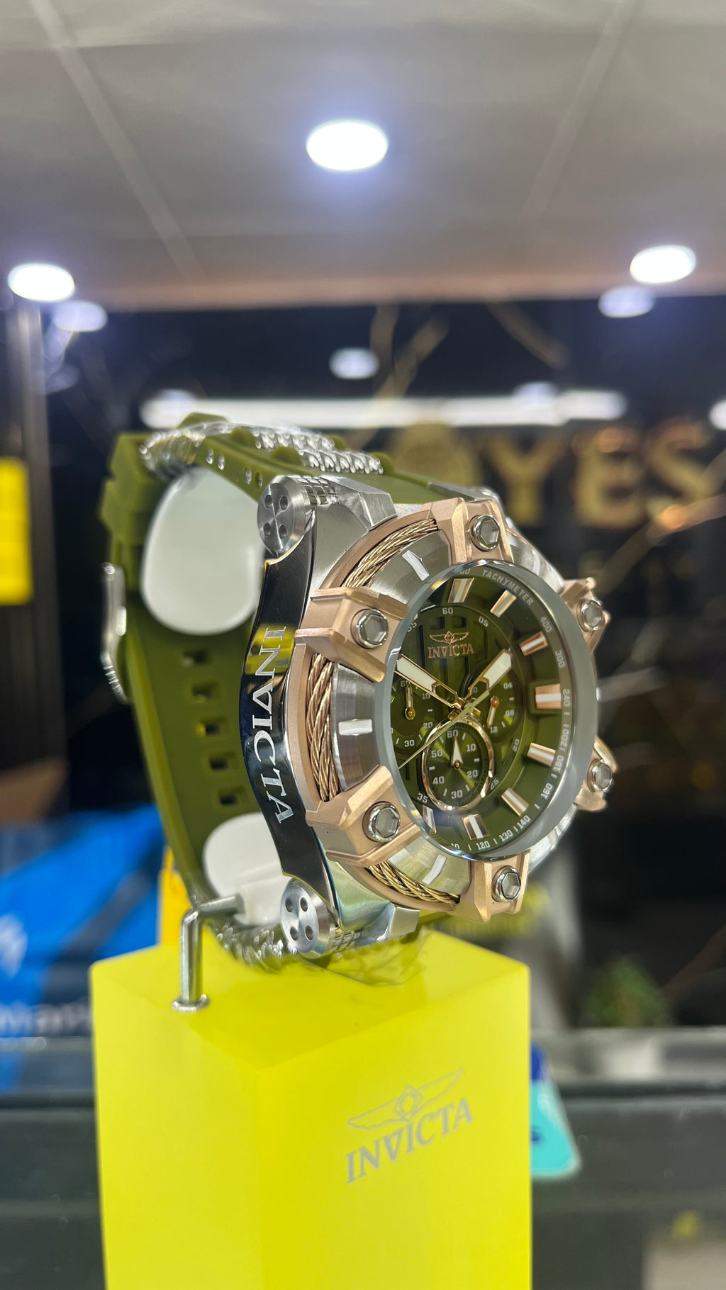 RELOJ DEPORTIVO INVICTA BOLT 49809 ORIGINAL