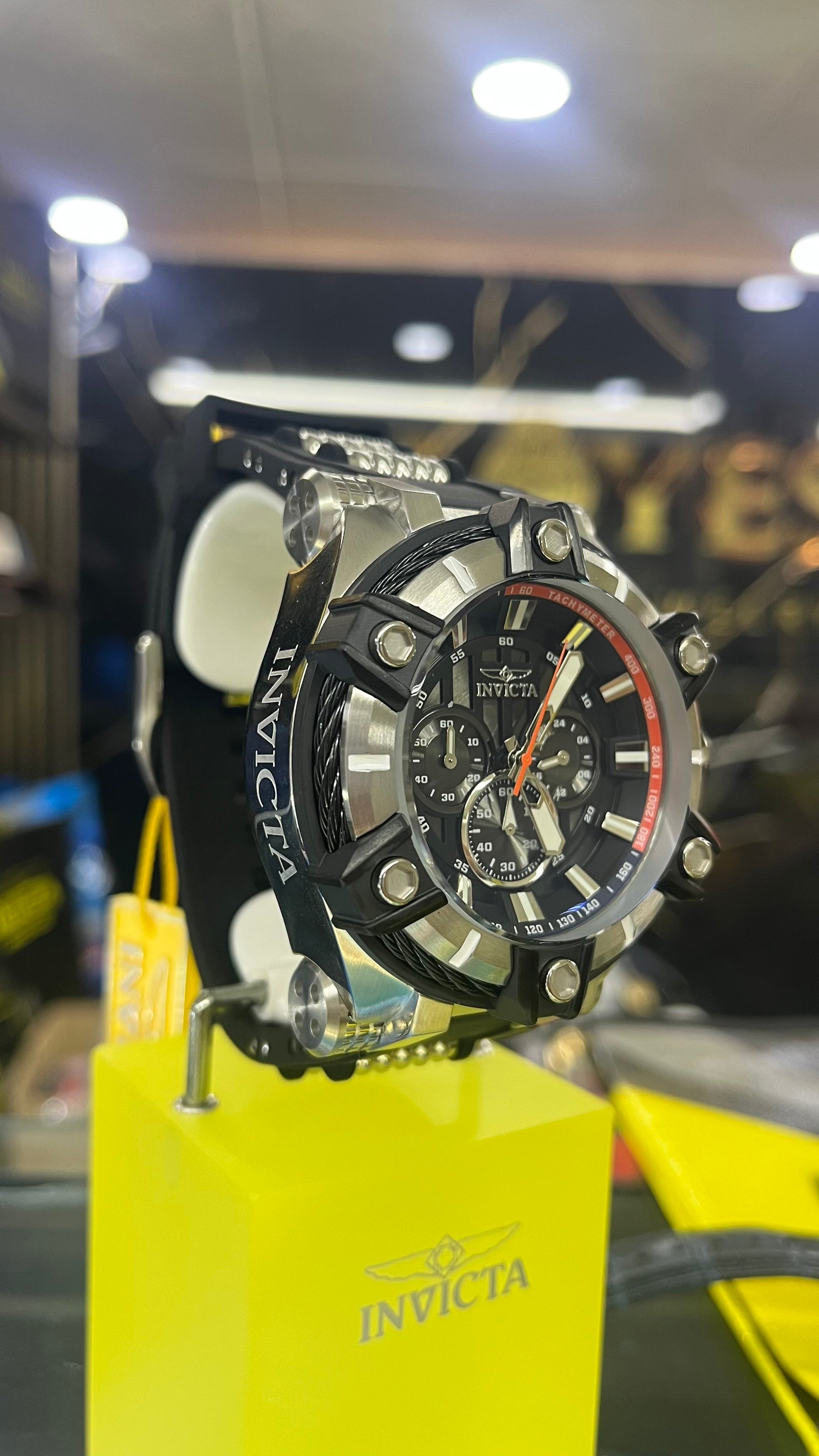 RELOJ DEPORTIVO INVICTA BOLT 35547 ORIGINAL