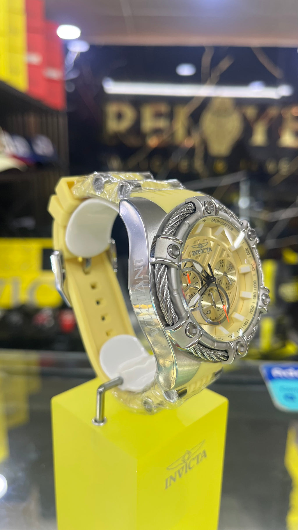 RELOJ DEPORTIVO INVICTA BOLT 49810