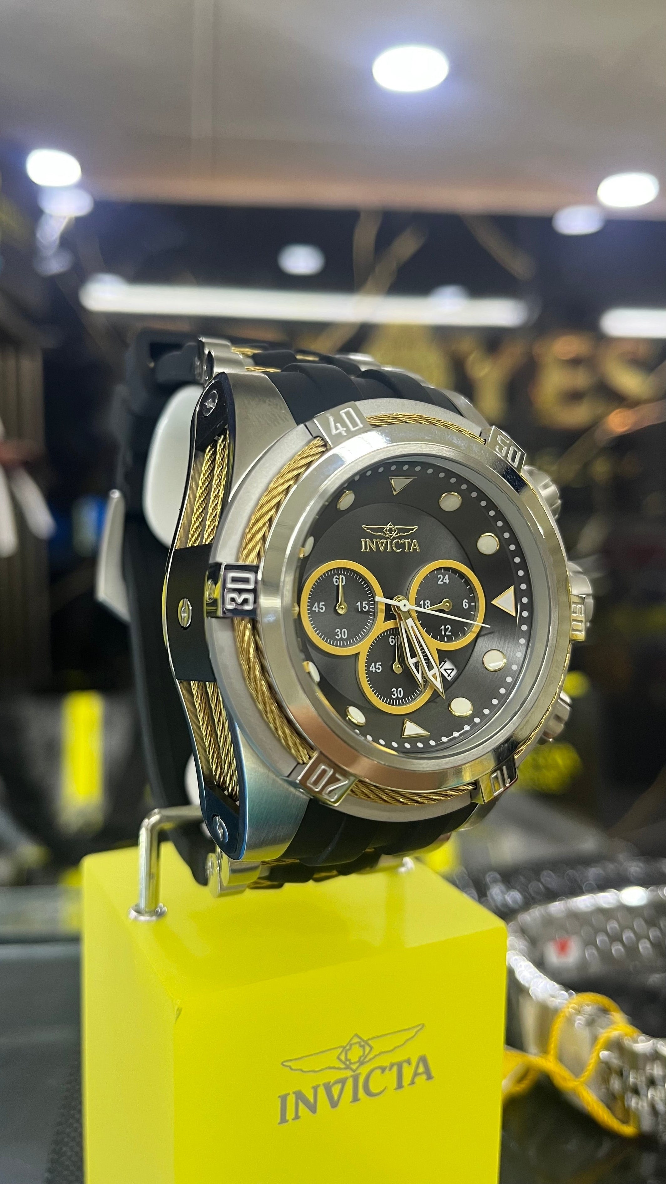RELOJ DEPORTIVO INVICTA BOLT SEUZ 37192 ORIGINAL