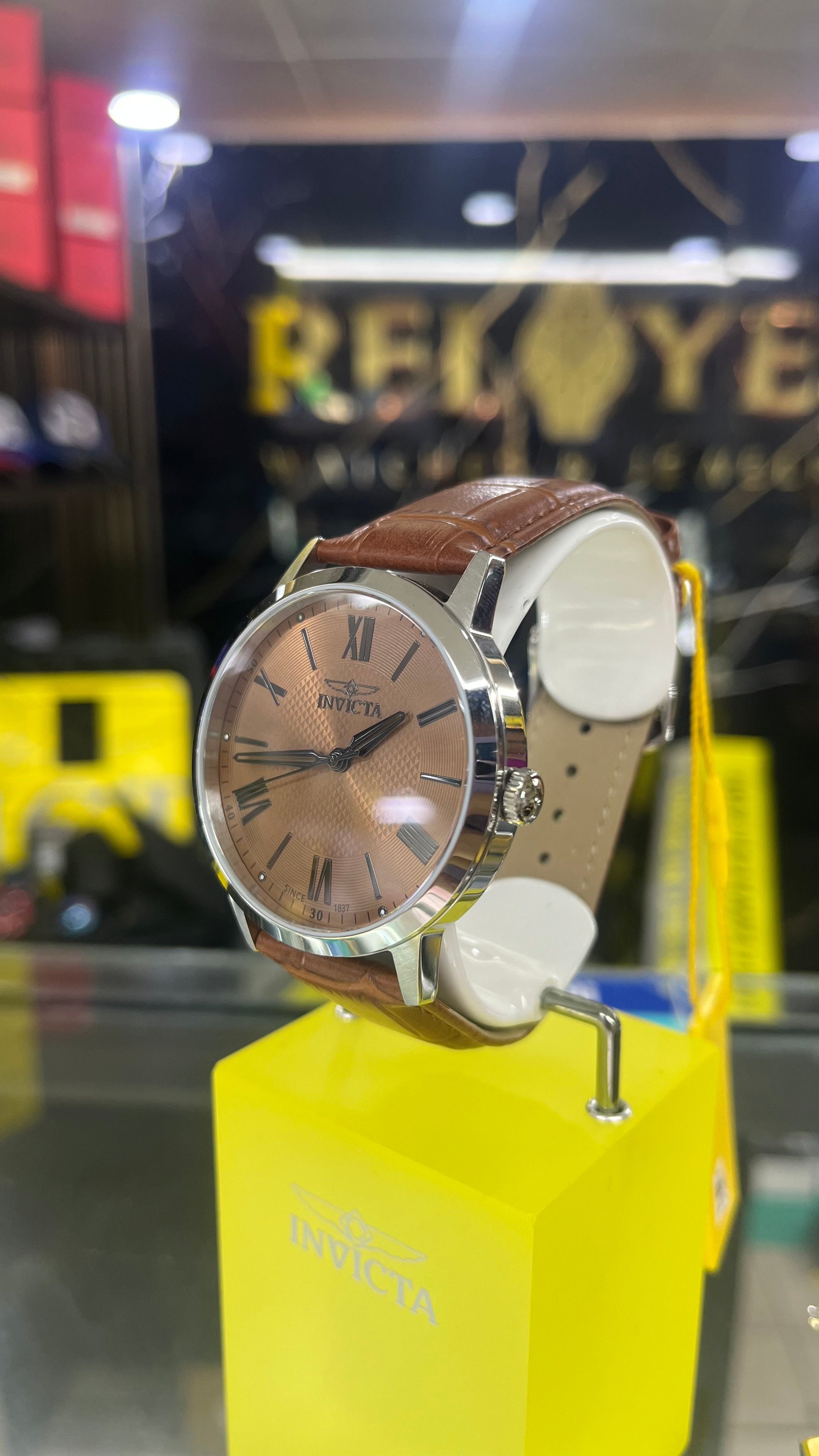 RELOJ CLÁSICO INVICTA CELESTIAL CUERO 47773